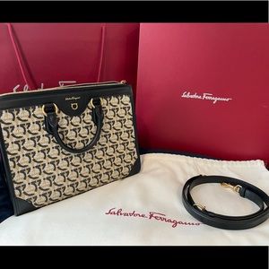 Brand new Salvatore Ferragamo Gancini purse